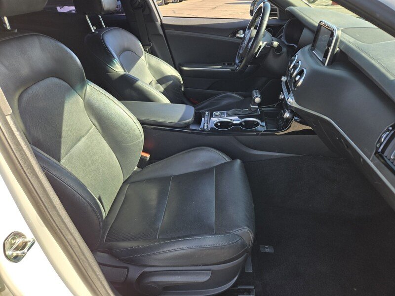 Used 2020 White Kia GT-Line image 16
