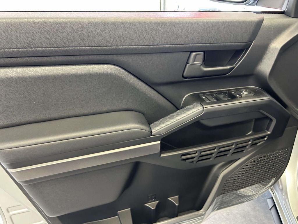 Used 2026  Toyota SR5 image 18