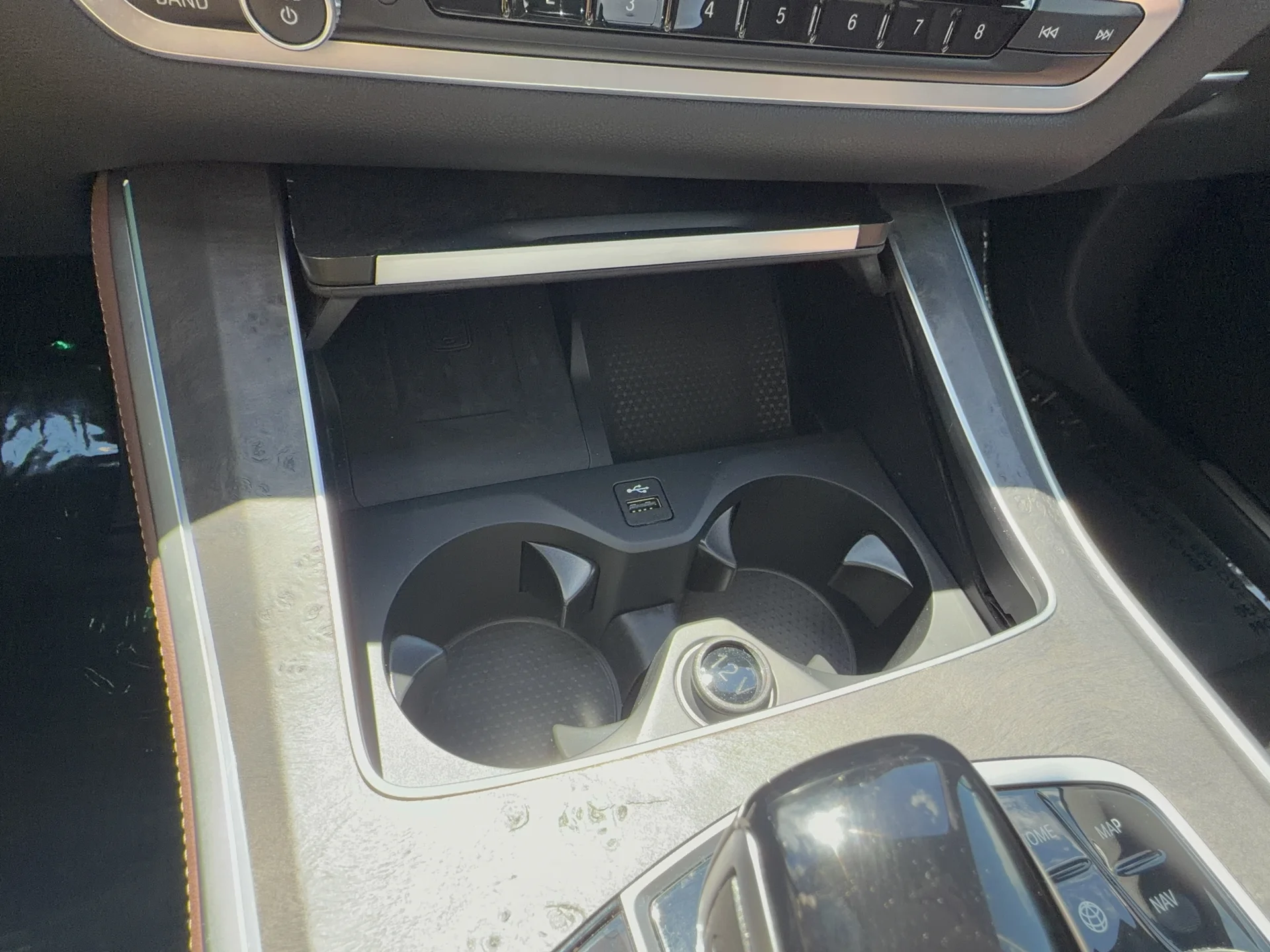 Used 2022 Mineral White Metallic BMW xDrive40i image 19