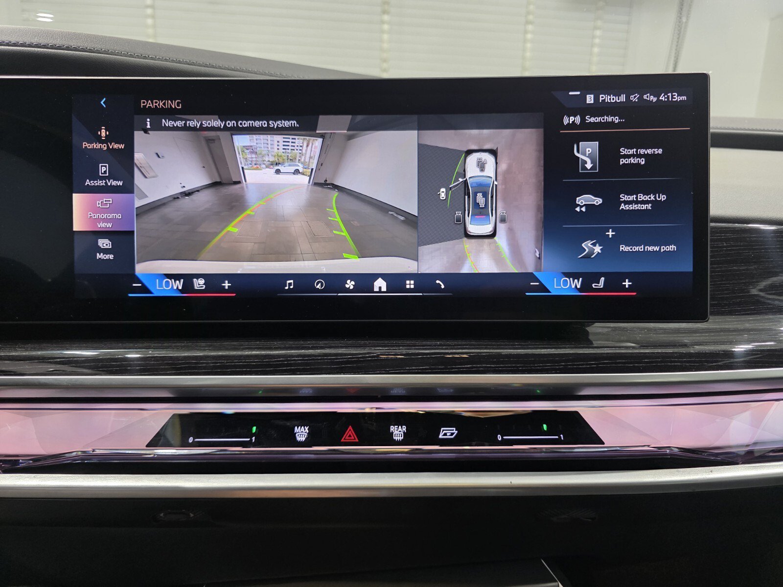 Used 2025 Alpine White BMW 740i xDrive Sedan image 17