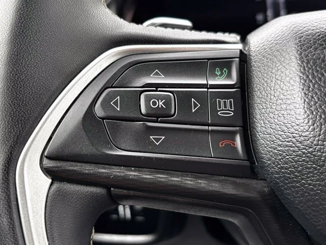 Used 2024 White Jeep Altitude image 19