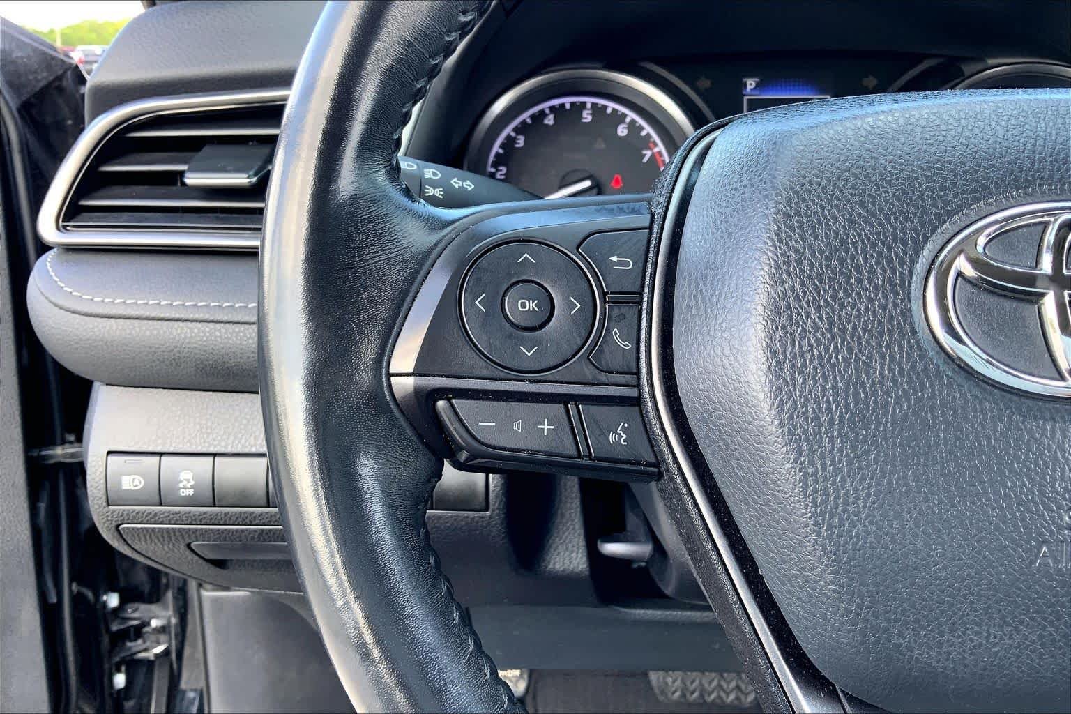 Used 2022 Midnight Black Metallic Toyota SE image 23