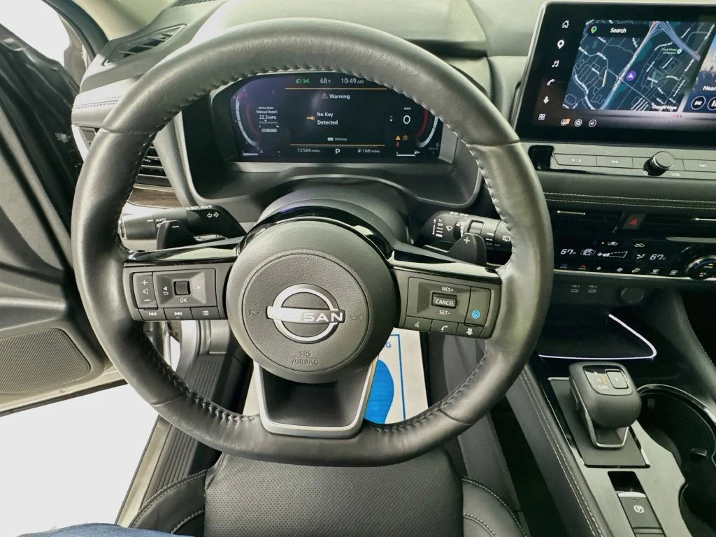 Used 2024 Gray Nissan Platinum image 11