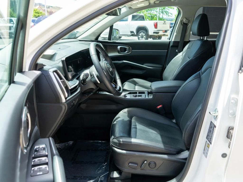 2025 Kia Sorento EX Hybrid - Photo 11