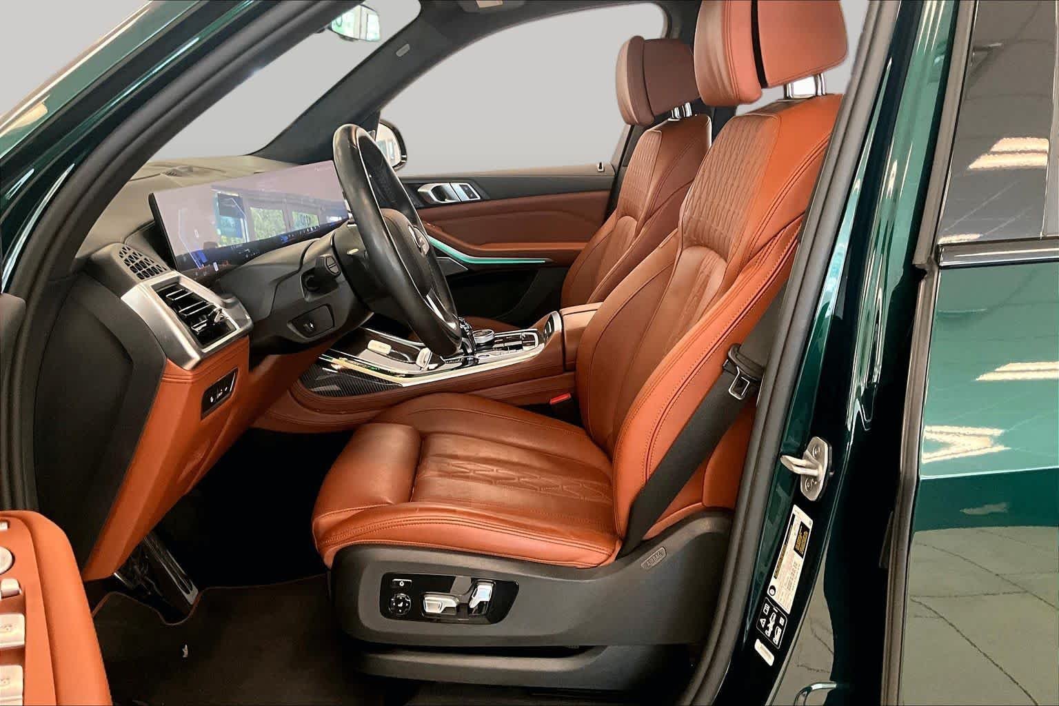 Used 2025 ALPINA Green Metallic BMW ALPINA XB7 image 7