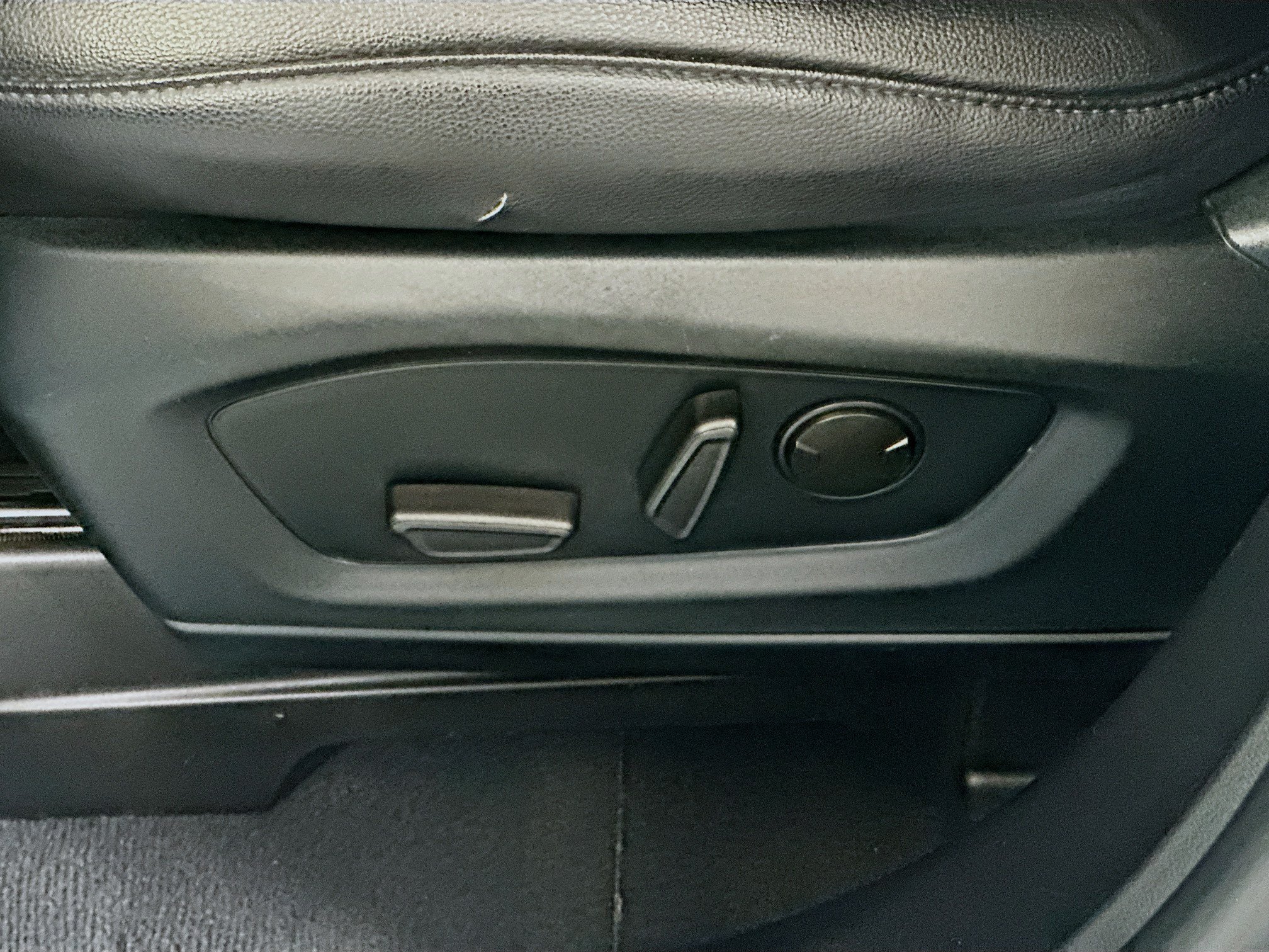 Used 2022 Gray Metallic Ford Limited image 13
