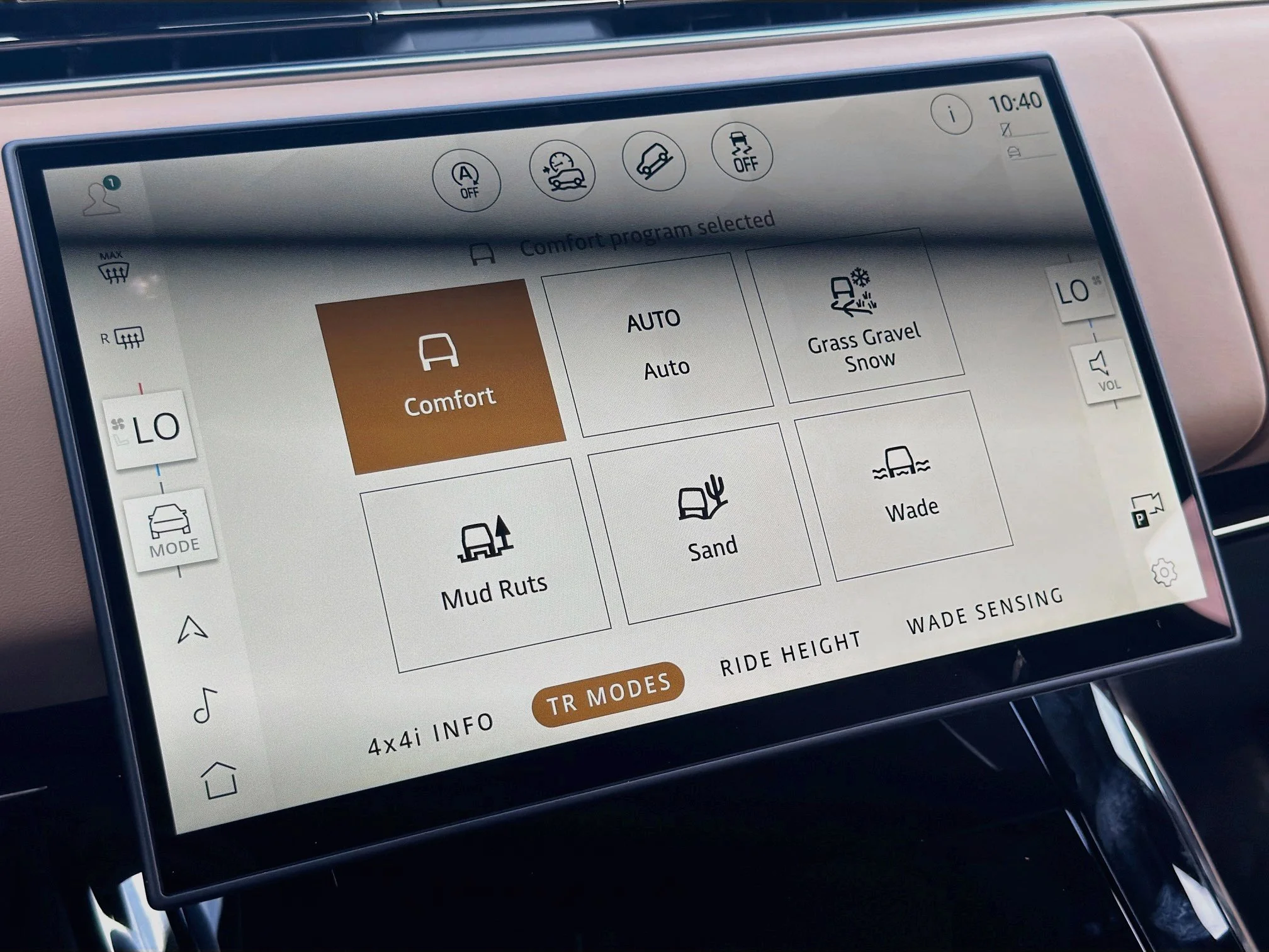 New 2026 Carpathian Grey Land Rover SE image 45