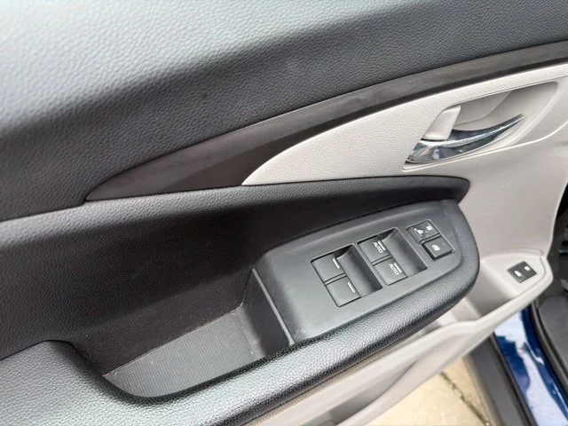 Used 2016  Honda EX-L image 22
