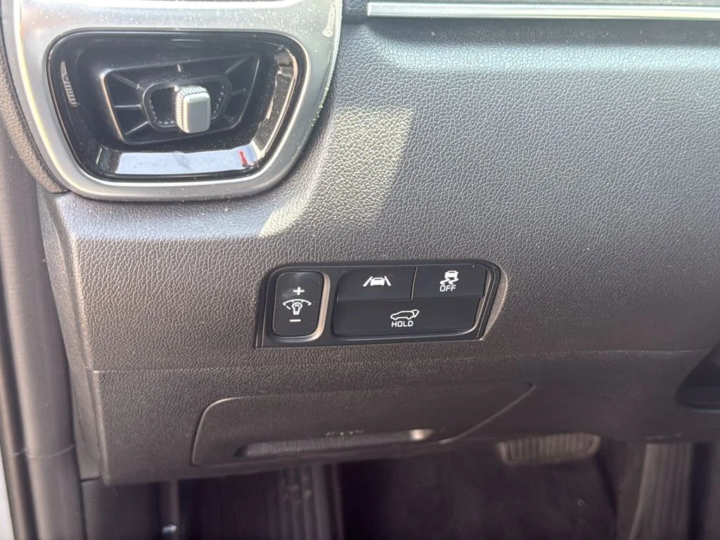 Used 2023 Gray Kia SX image 28