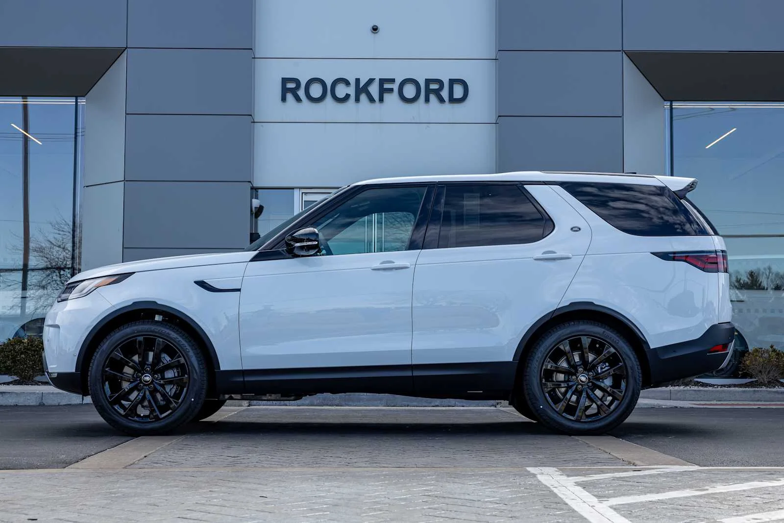 2026 Land Rover Discovery S - Photo 6