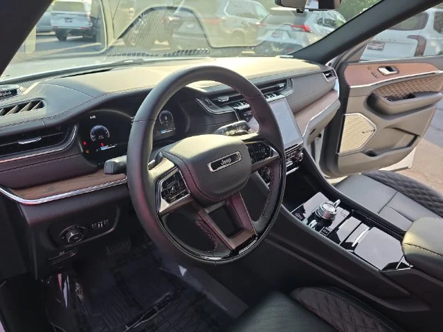 Used 2023 White Jeep Summit image 18