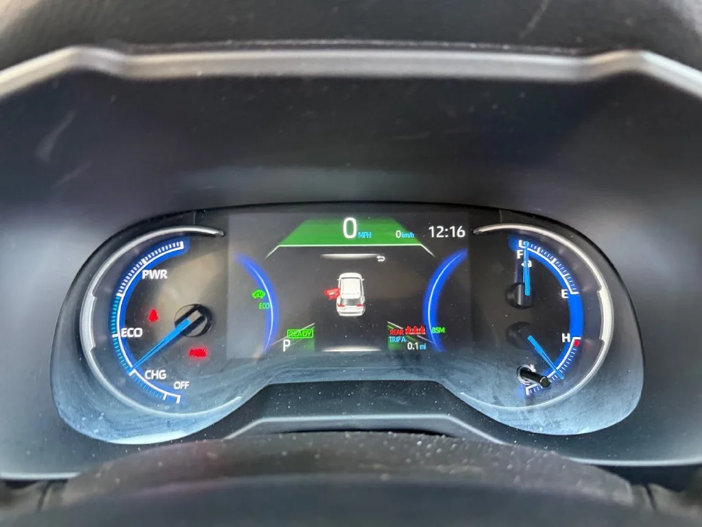 Used 2025 Silver Toyota XLE image 14