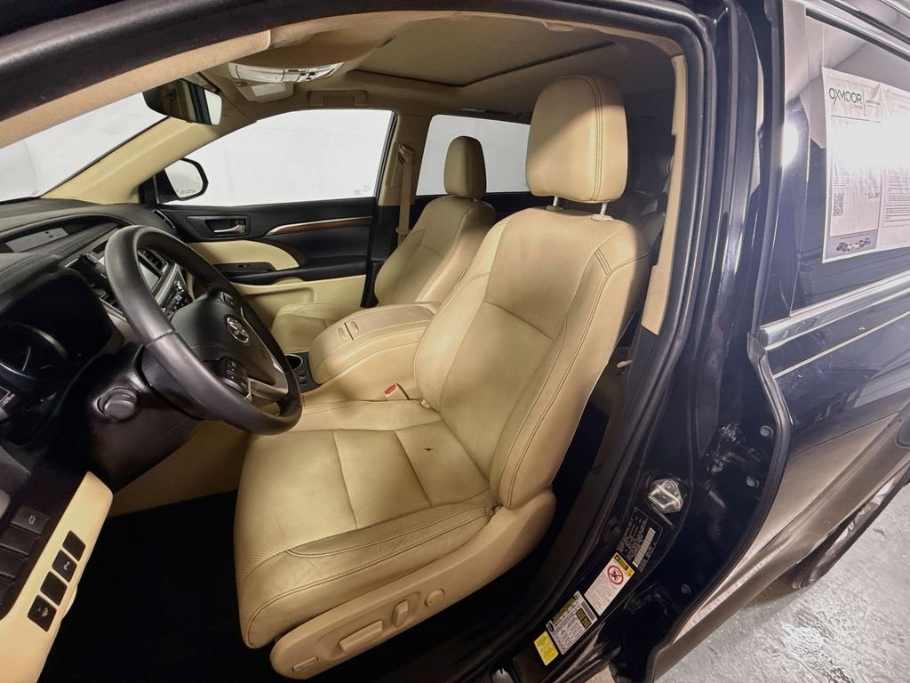Used 2019 Midnight Black Metallic Toyota Hybrid Limited image 19