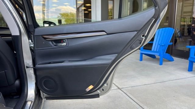 Used 2017 Atomic Silver Lexus 300h image 19
