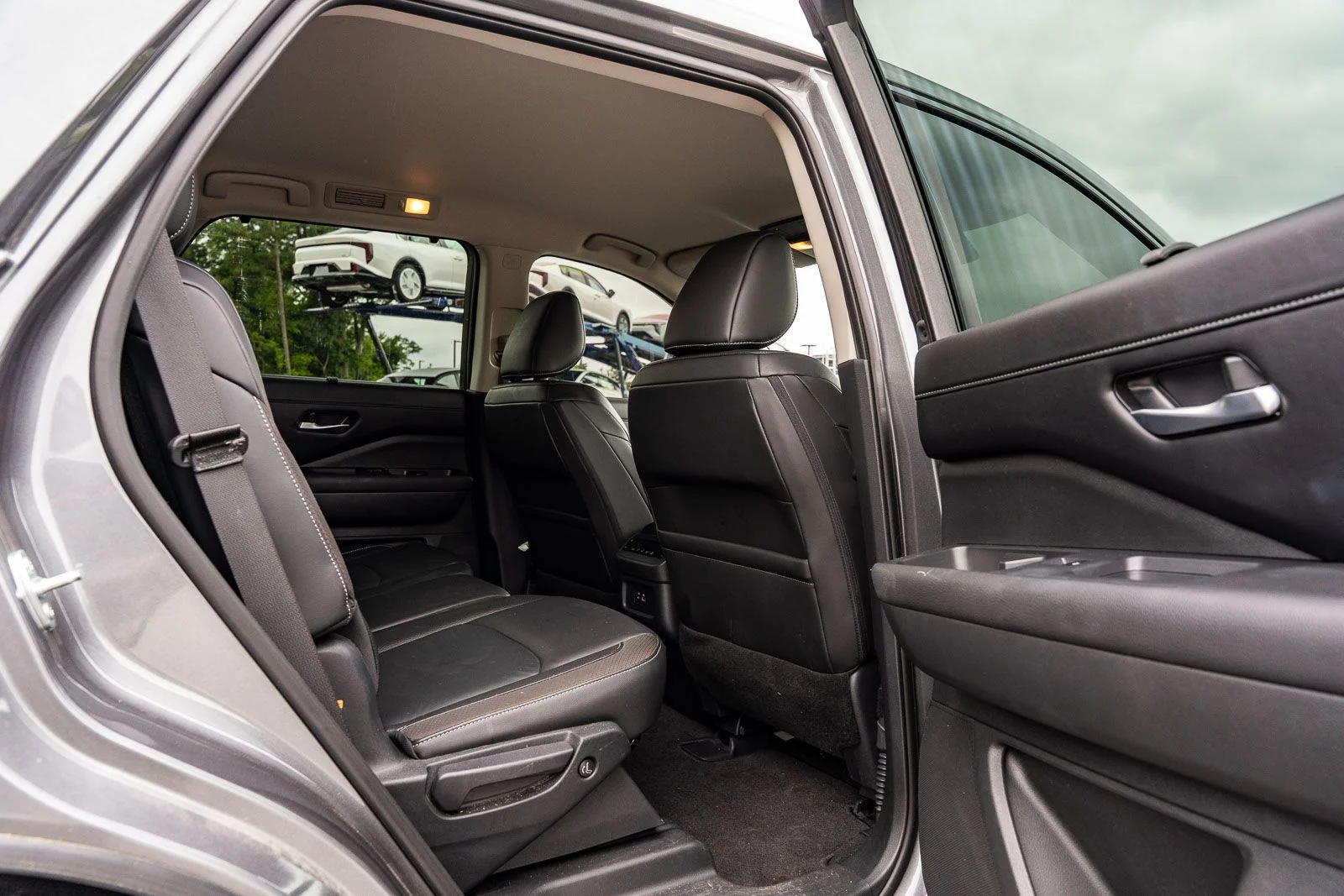 Used 2025 Gray Nissan SL image 12