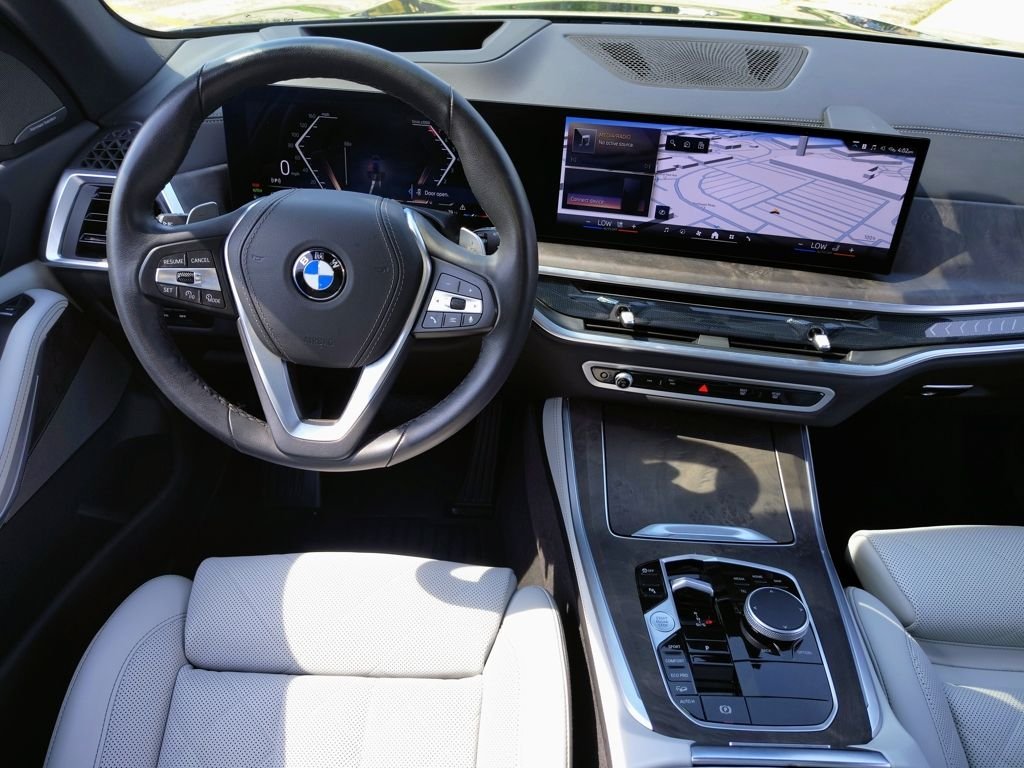 Used 2026 Black BMW xDrive40i image 43