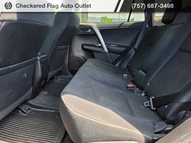 Used 2016 Magnetic Gray Metallic Toyota XLE image 21