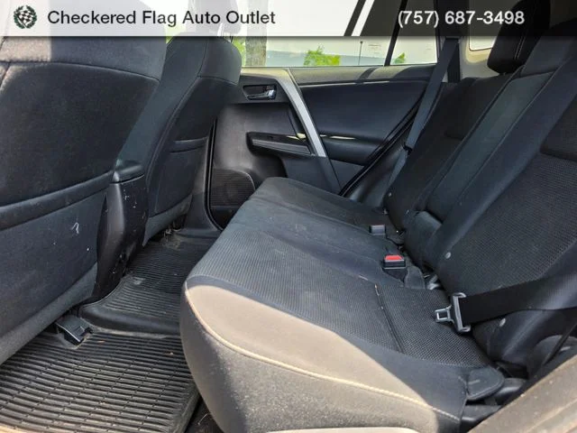 Used 2016 Magnetic Gray Metallic Toyota XLE image 21