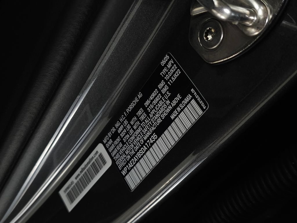 Used 2025  Porsche Base image 44