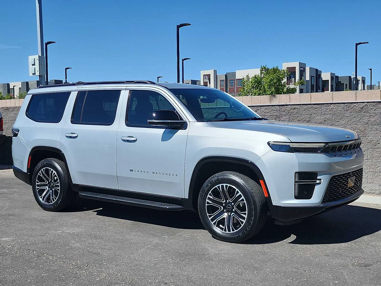 Used 2026 Silver Zynith Jeep  image 2