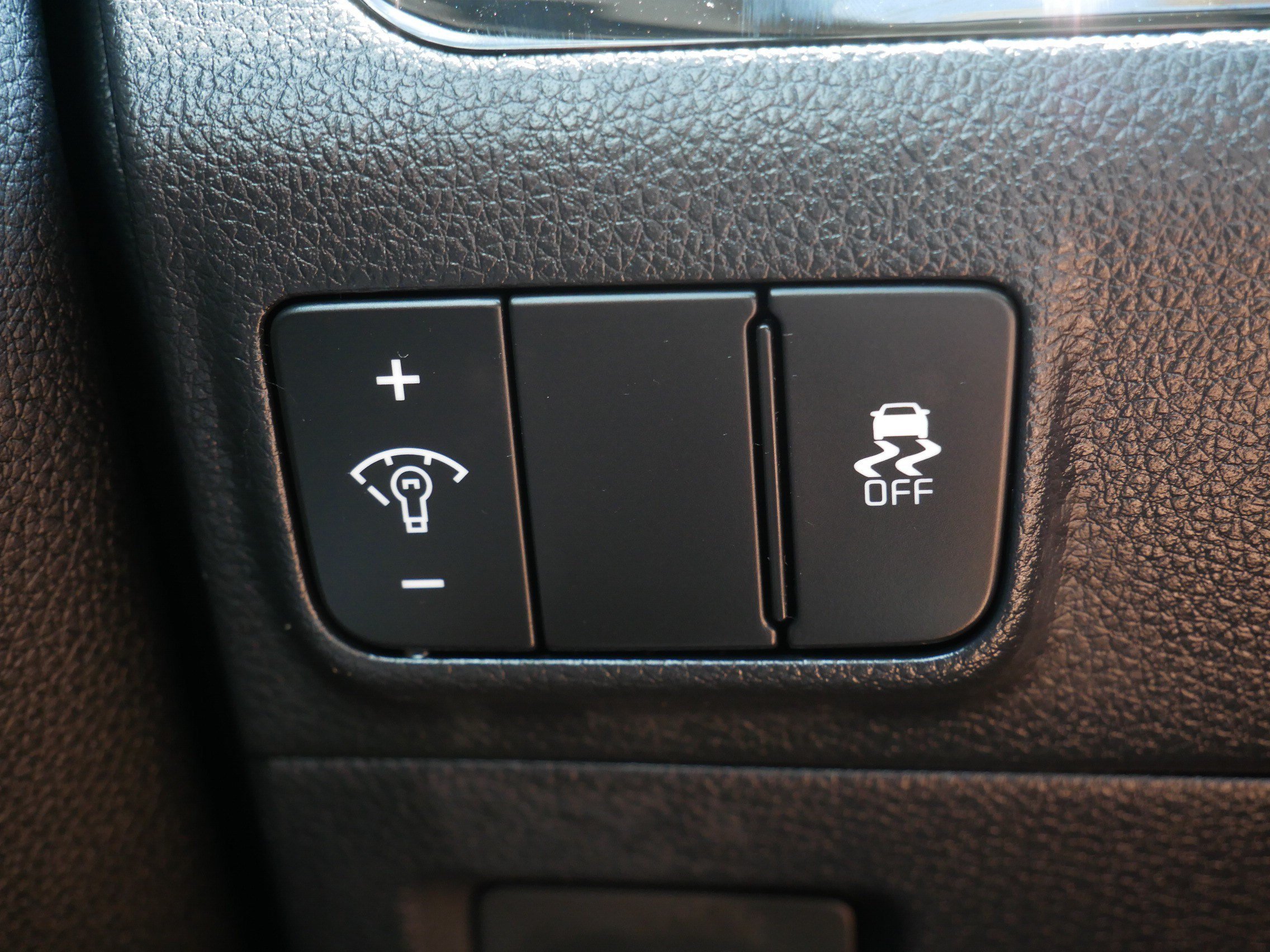 Used 2025 Snow White Pearl Kia EX image 26