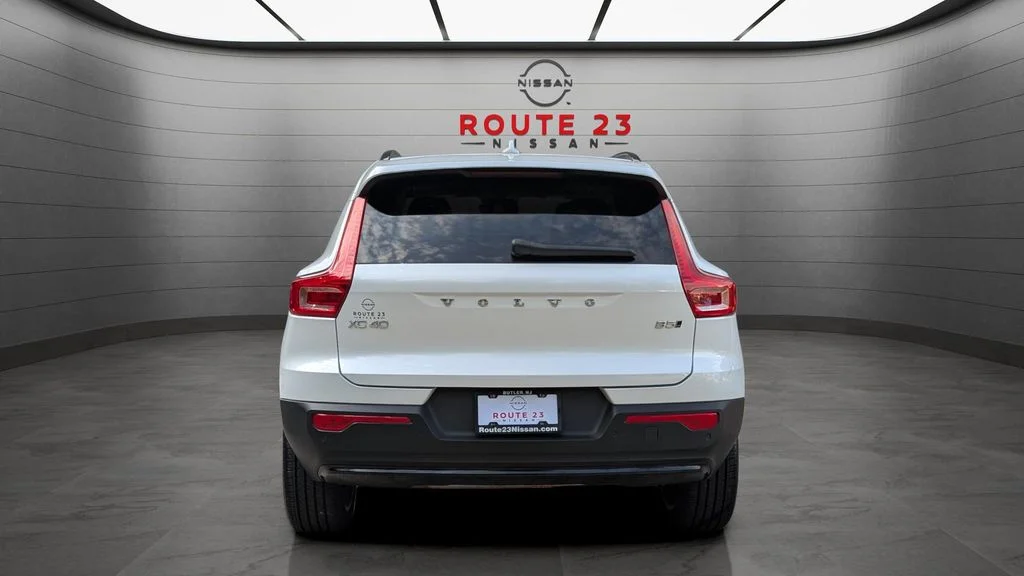 Used 2024 White Volvo B5 Plus Dark Theme image 6