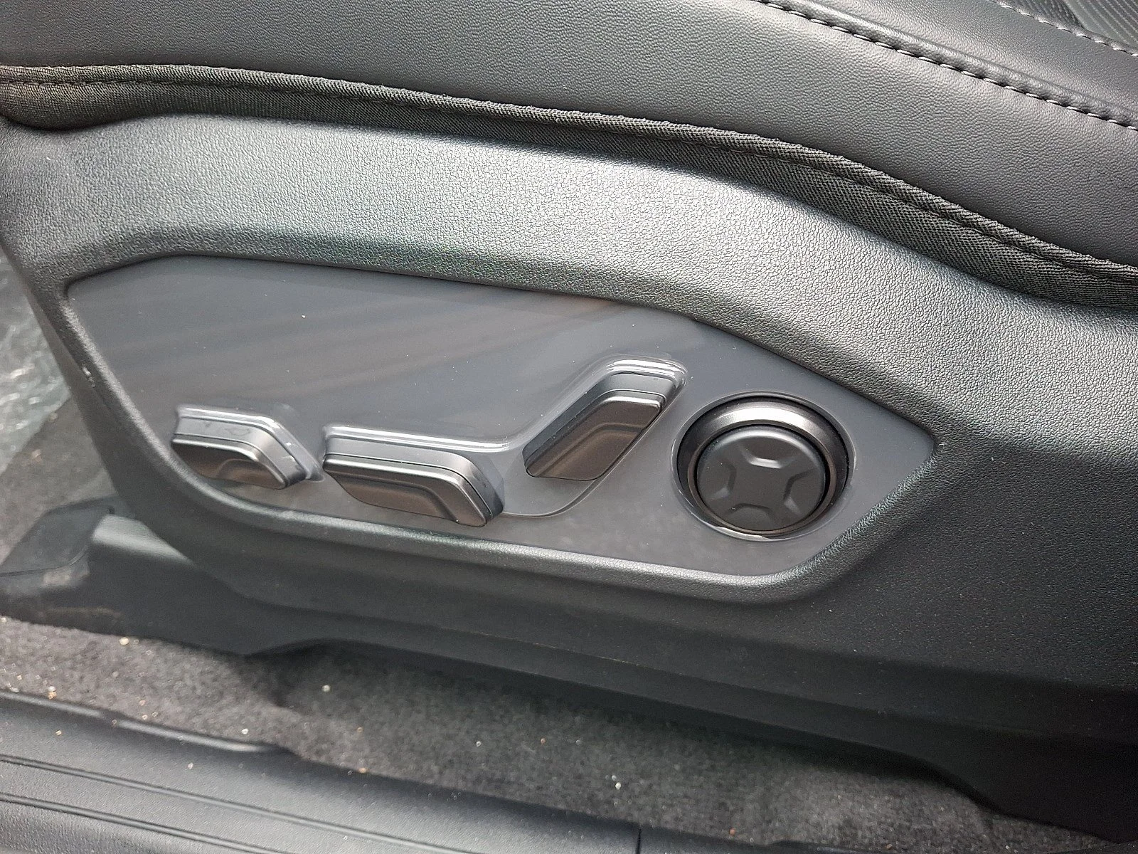 New 2027 Terrain Brown Matte Kia X-Line SX image 7