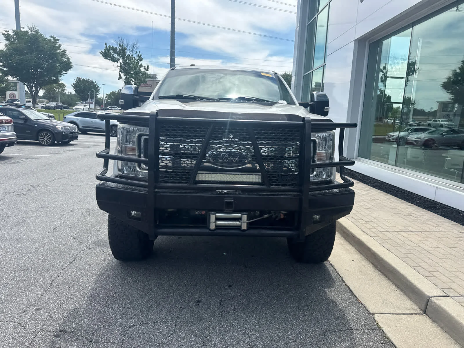 Used 2017 Oxford White Ford XLT image 3