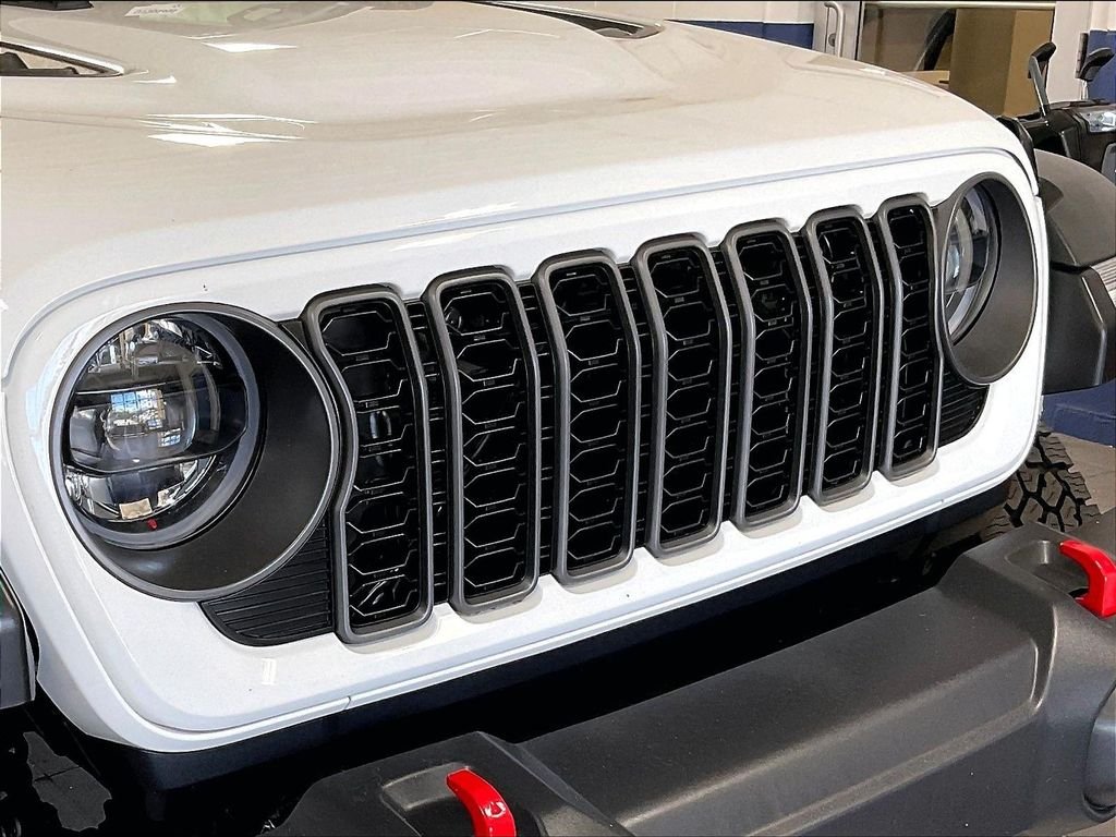 Used 2026 White Jeep Rubicon image 31