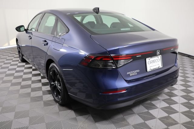 Used 2025 Blue Honda SE image 6