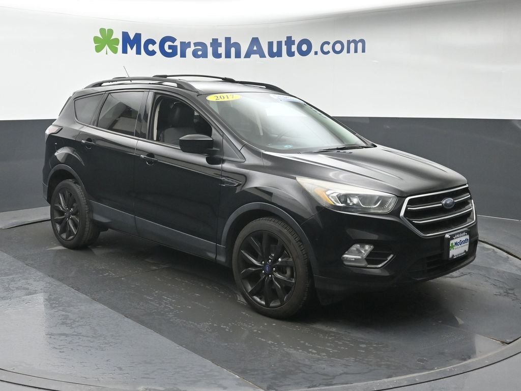 Used 2017 Ford Escape SE with VIN 1FMCU0GD0HUD42851 for sale in Cedar Rapids, IA