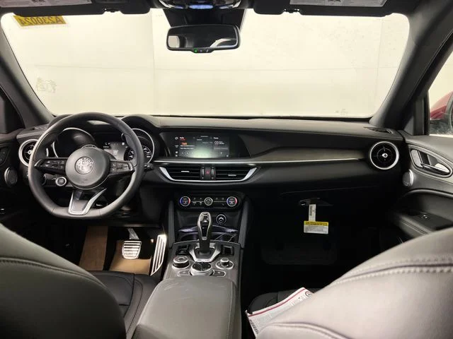 Used 2023 Red Alfa Romeo Ti image 9