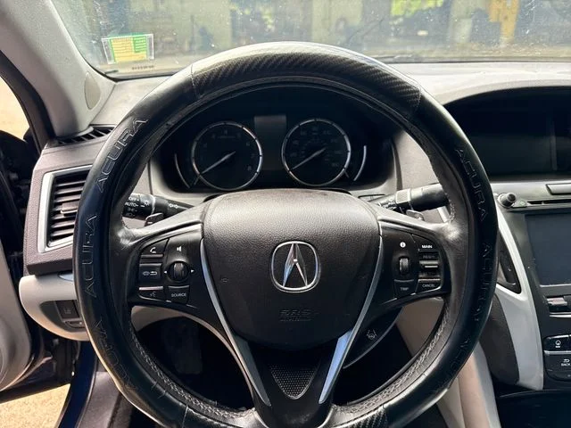 Used 2016  Acura V6 Tech image 18