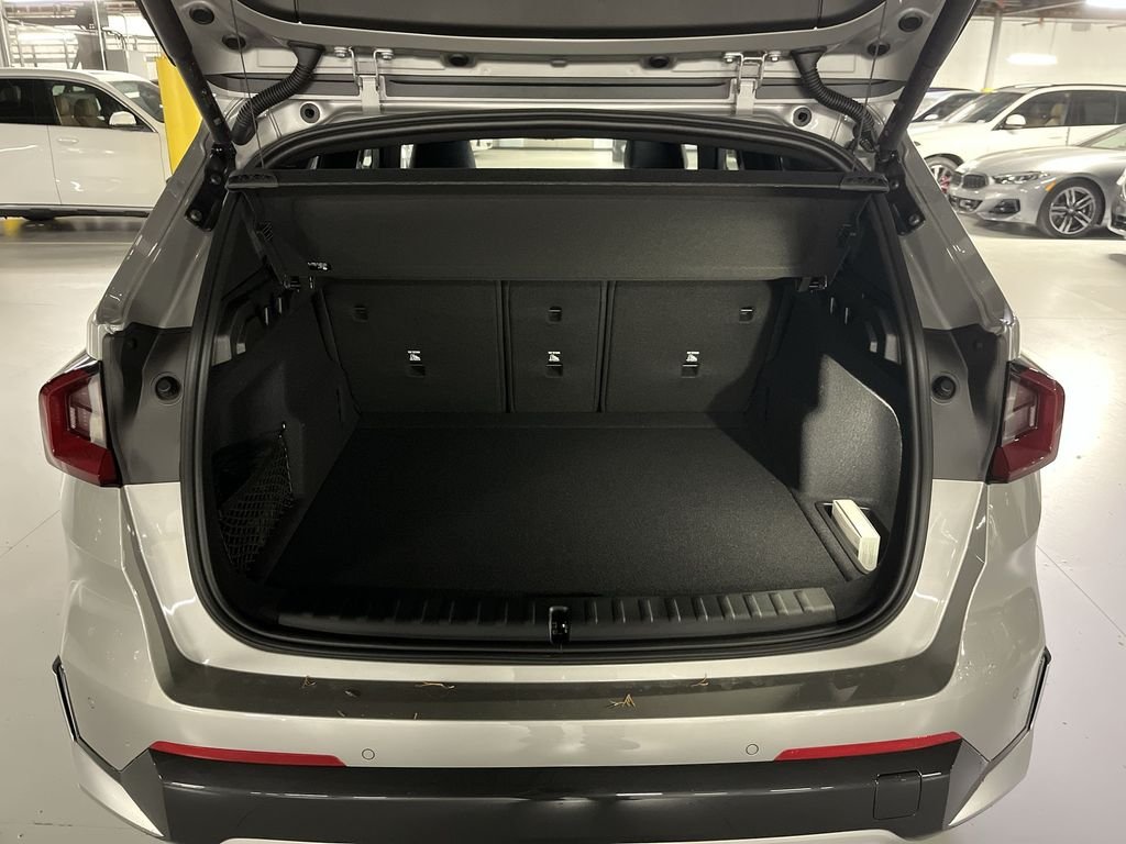 Used 2026 Silver Metallic BMW xDrive28i image 24