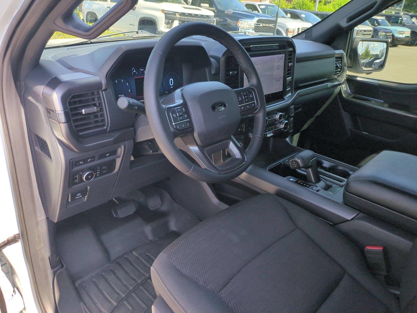 Used 2024 Oxford White Ford XLT image 18