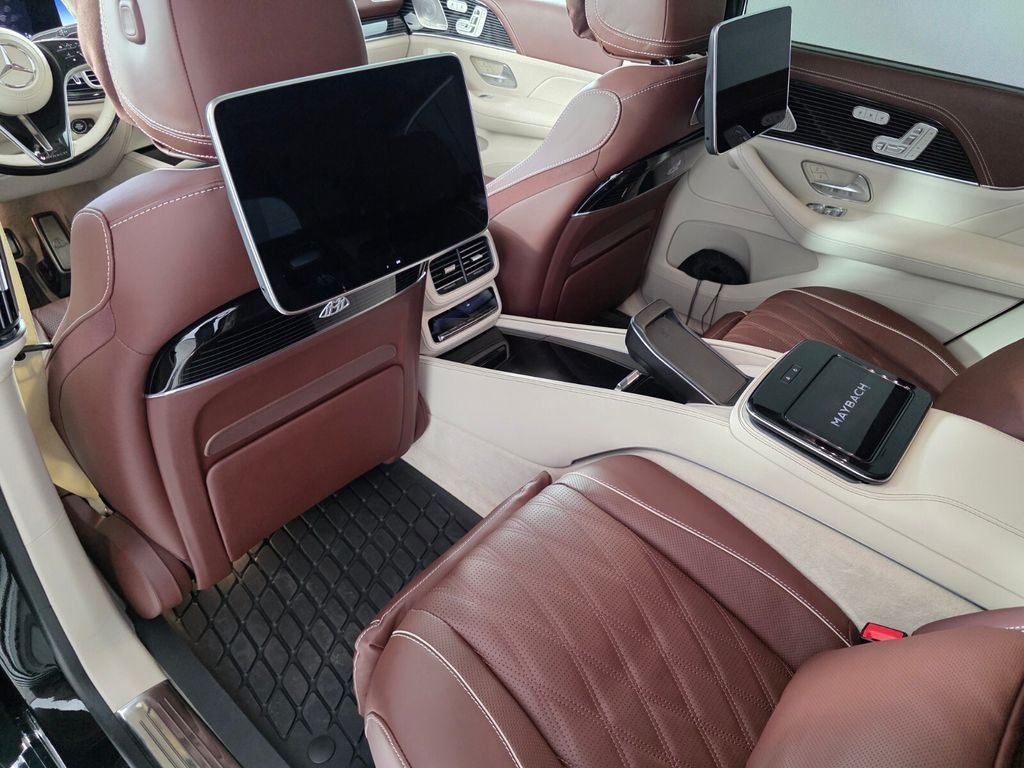 Certified Used 2025 Black Mercedes-Benz Maybach GLS 600 image 15