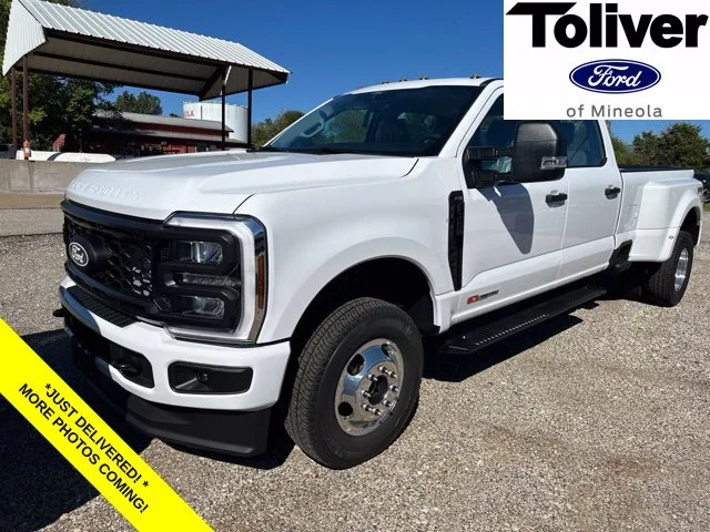 New 2027 Oxford White Ford F-350® XL image 1