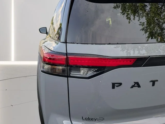 New 2026 Boulder Gray Pearl / Super Black Two-tone Nissan Rock Creek® image 8