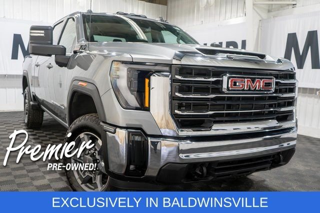 Used 2025 Sterling Metallic GMC SLE image 1