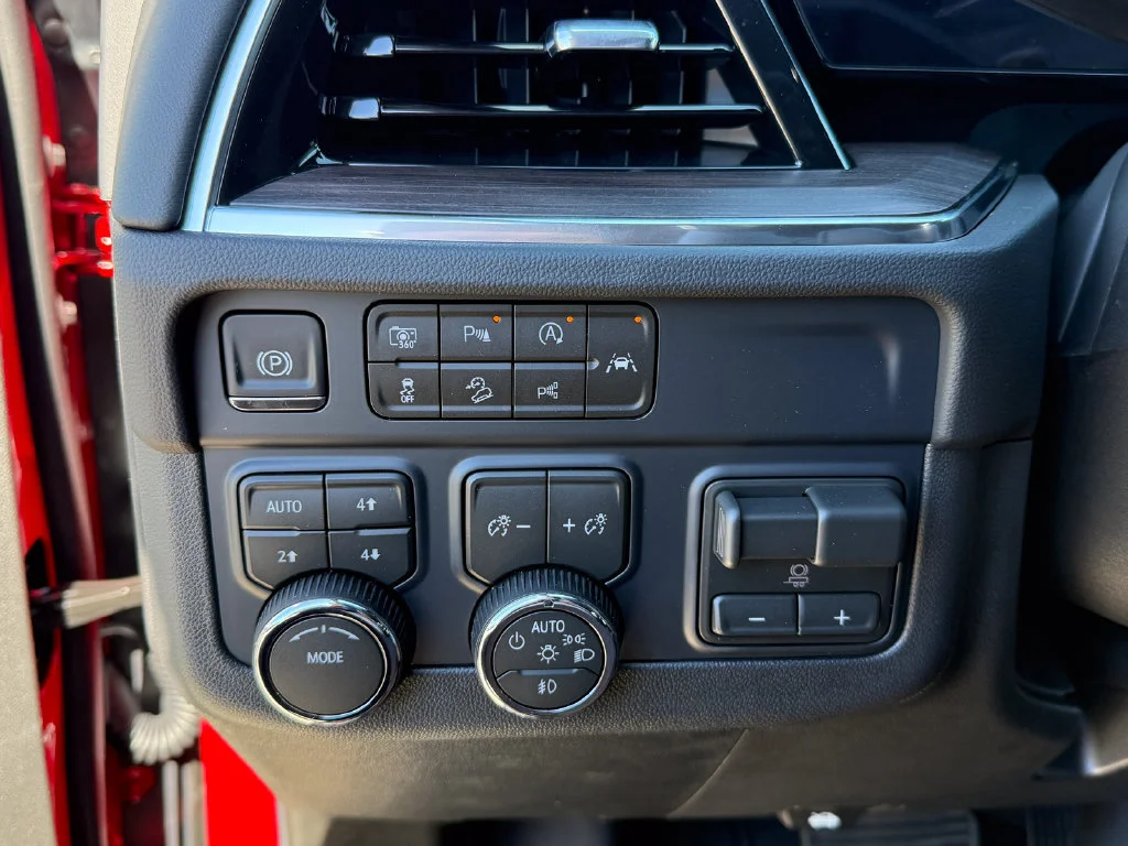 2027 Chevrolet Tahoe Z71 - Photo 16