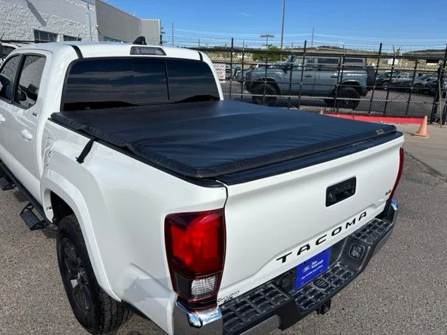Used 2021 White Toyota SR5 image 17