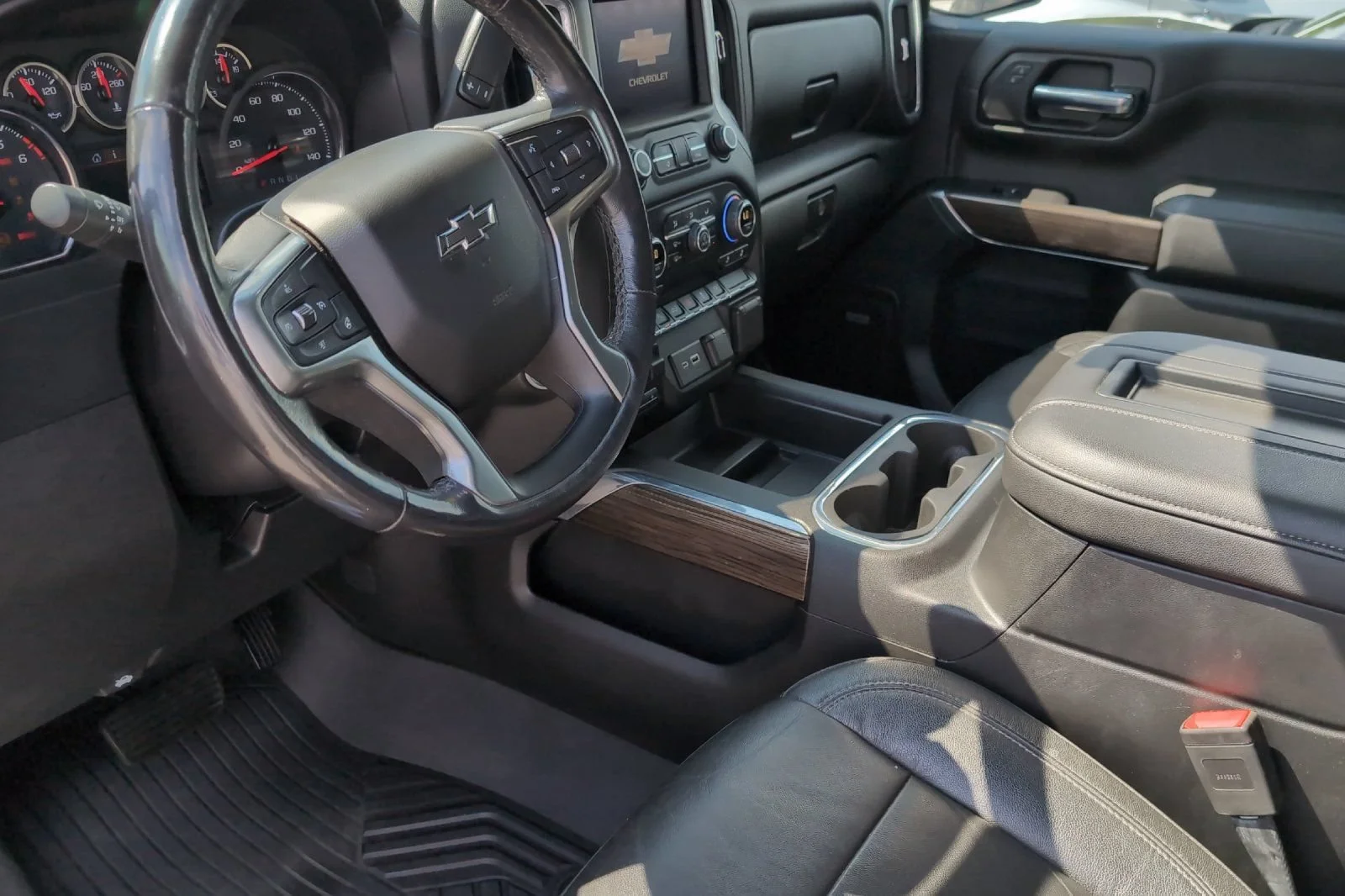 Used 2020 SILVER ICE METALLIC Chevrolet LT Trail Boss image 11