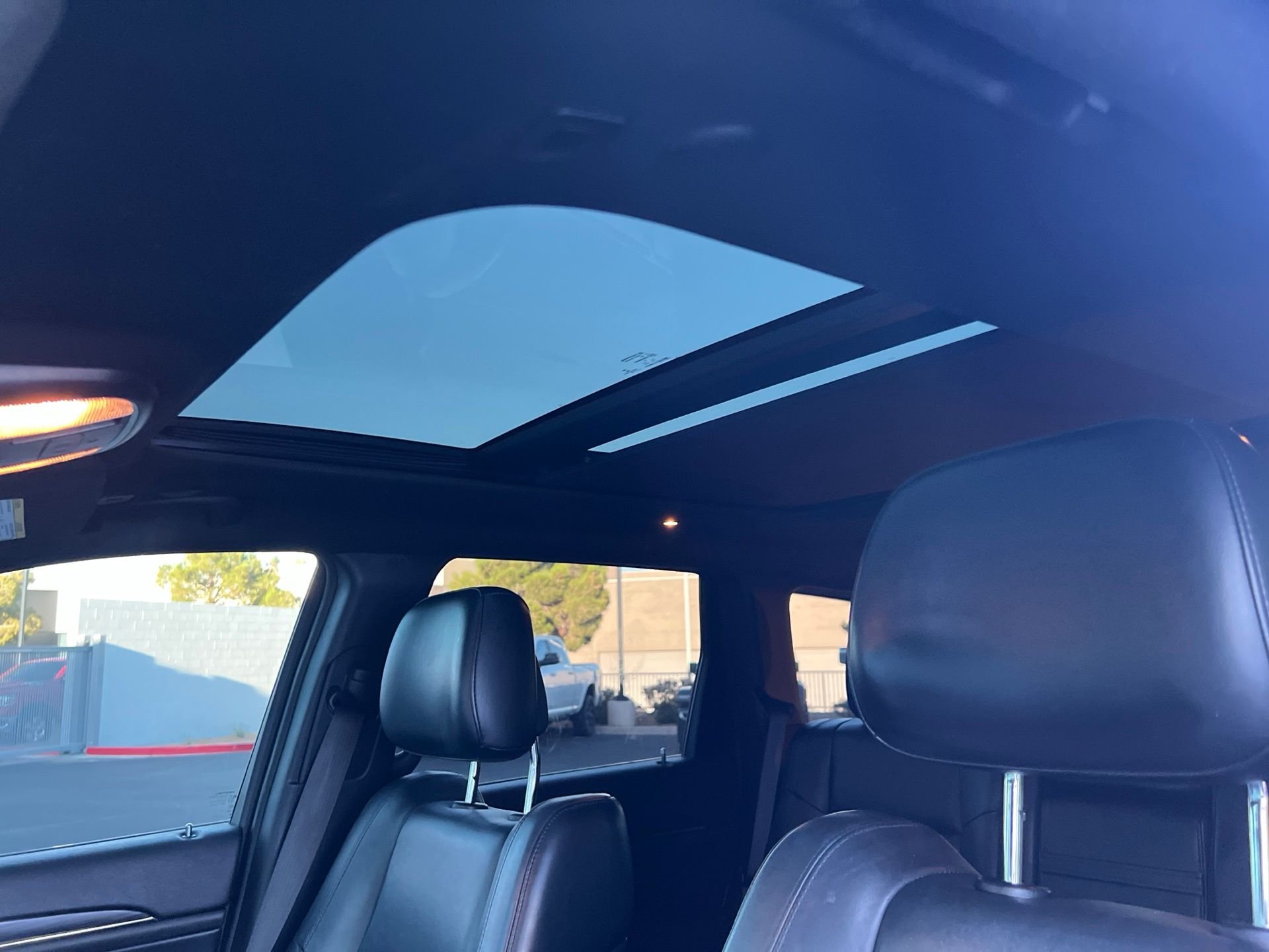 Used 2019 Blue Jeep Limited image 31