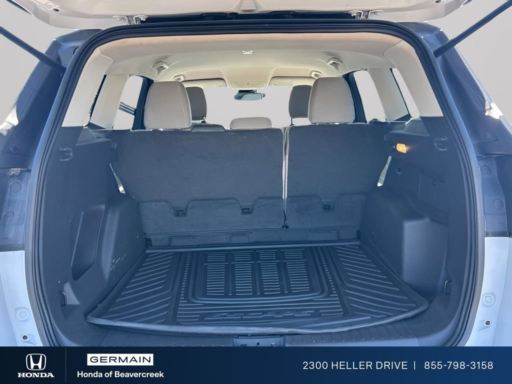 Used 2018 Oxford White Ford SE image 23