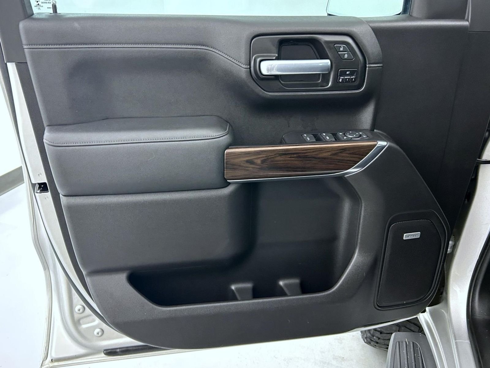 Used 2021 Silver GMC SLT image 9