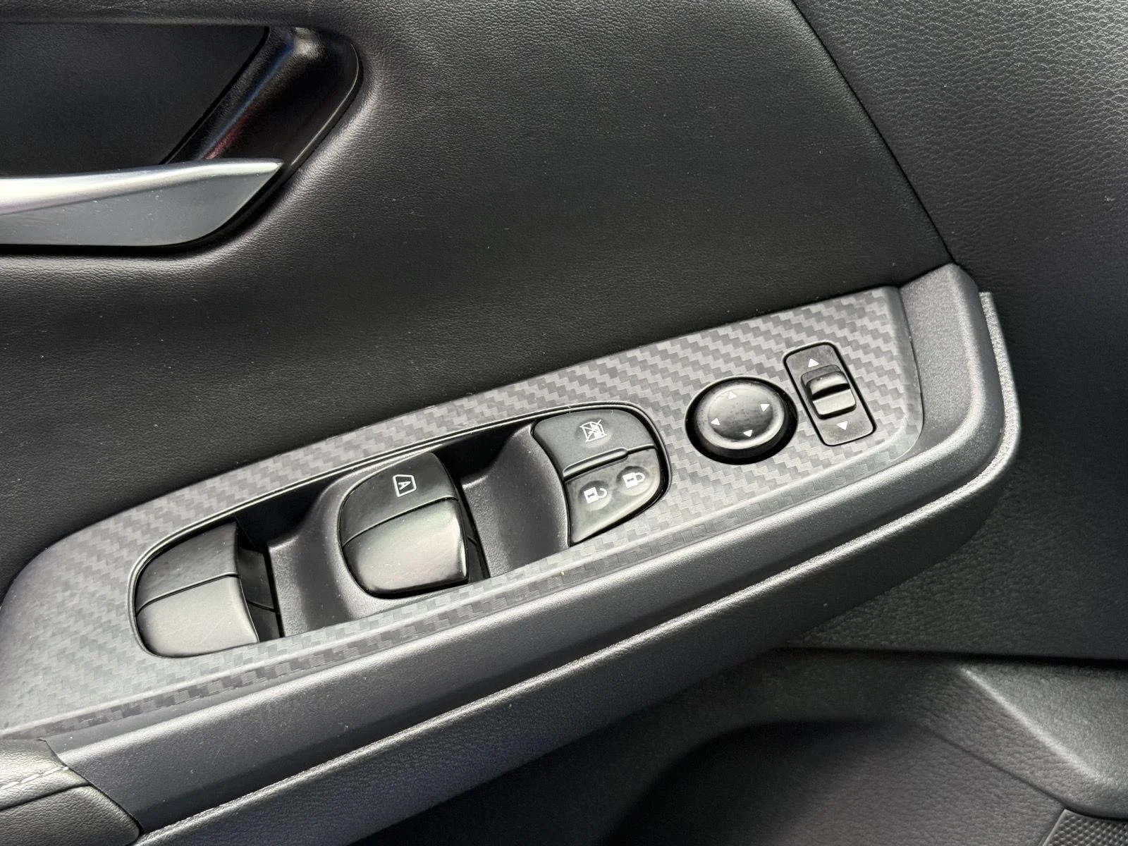 Used 2024 Electric Blue Metallic Nissan SV image 19