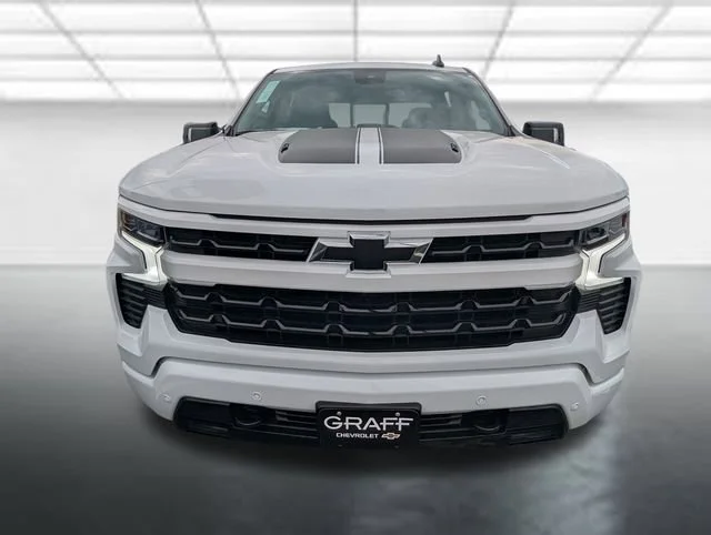 New 2026 Summit White Chevrolet RST image 27