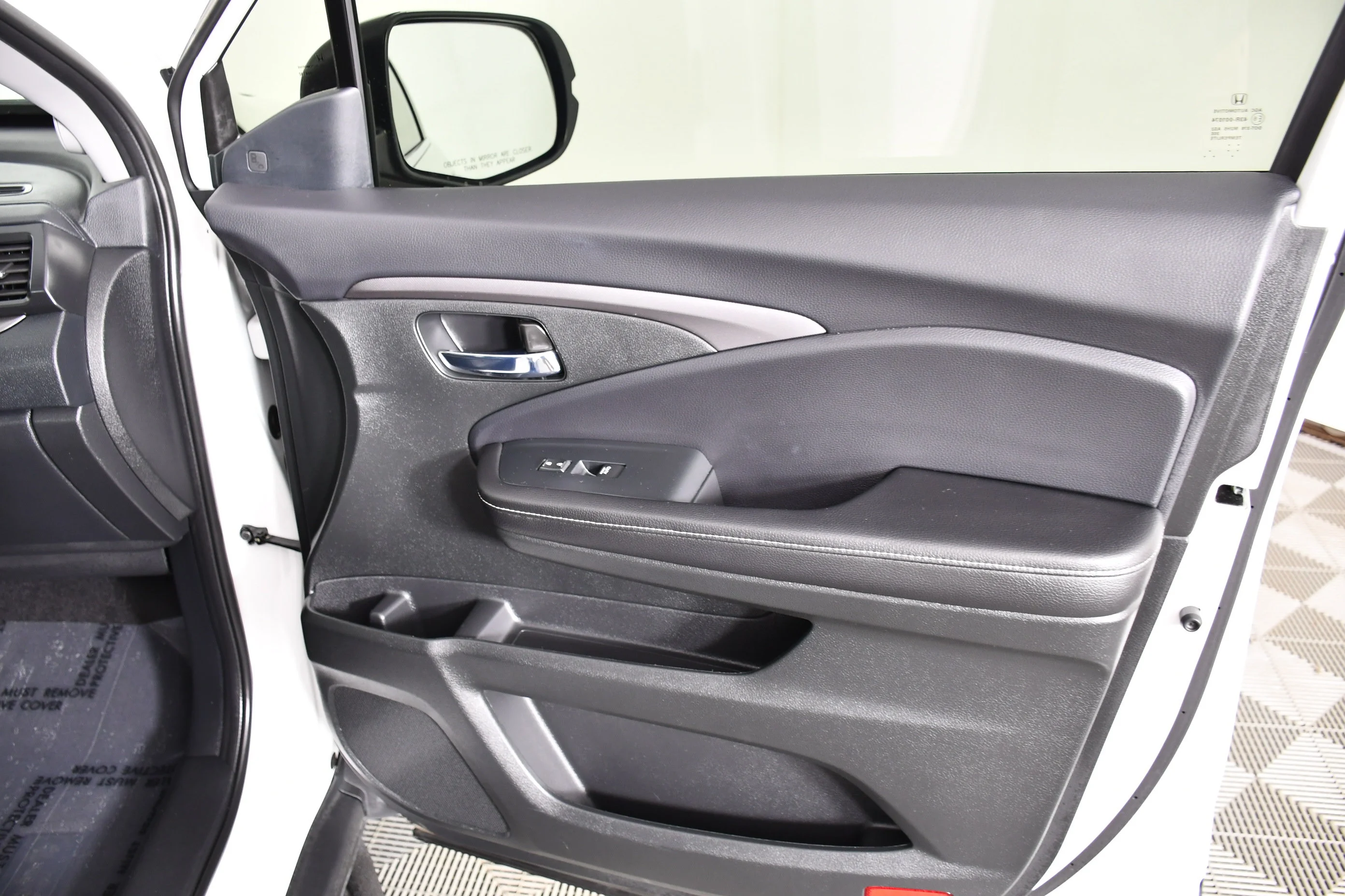 Certified Used 2023 Platinum White Pearl Honda RTL image 44
