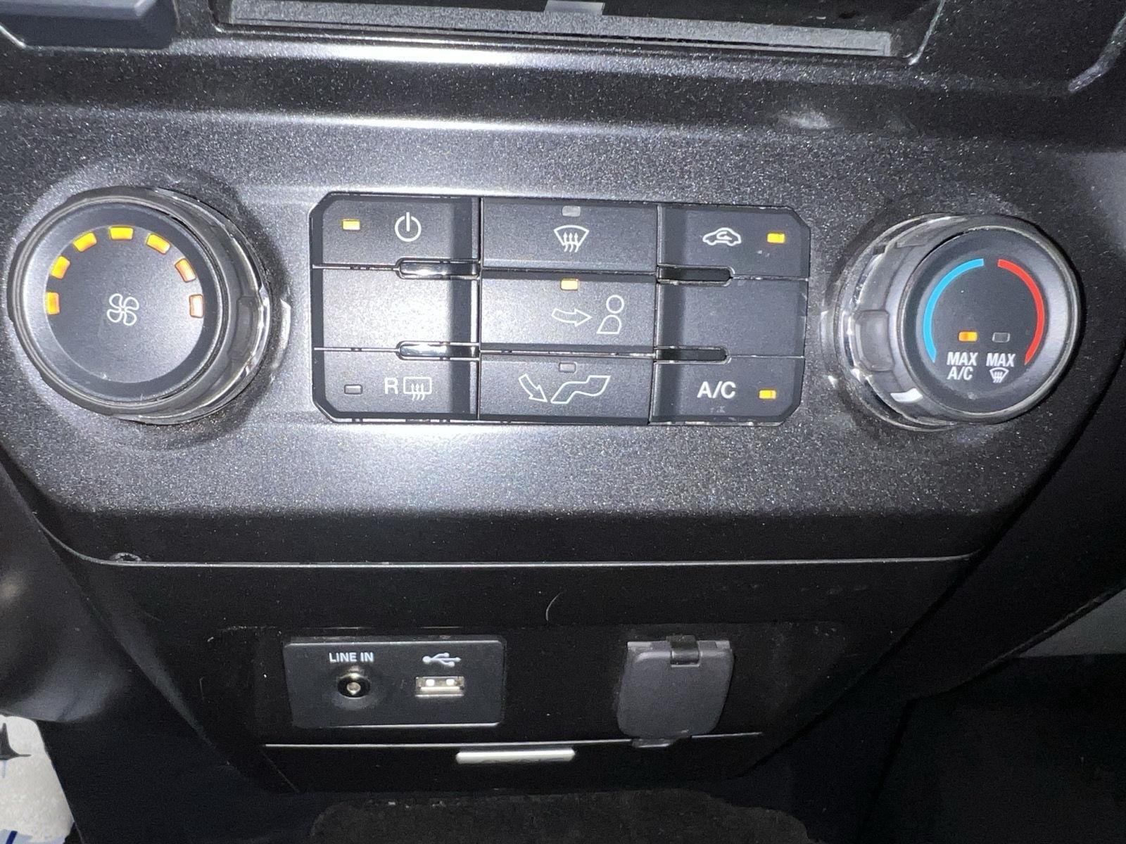 Used 2015 Blue Jeans Metallic Ford XLT image 30