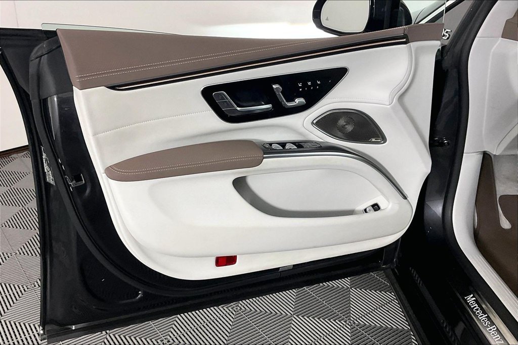 Certified Used 2023  Mercedes-Benz 450 image 15